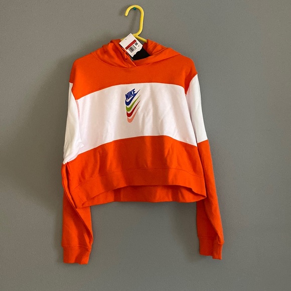 Nike Sweaters - Brand new cropped Nike hoodie